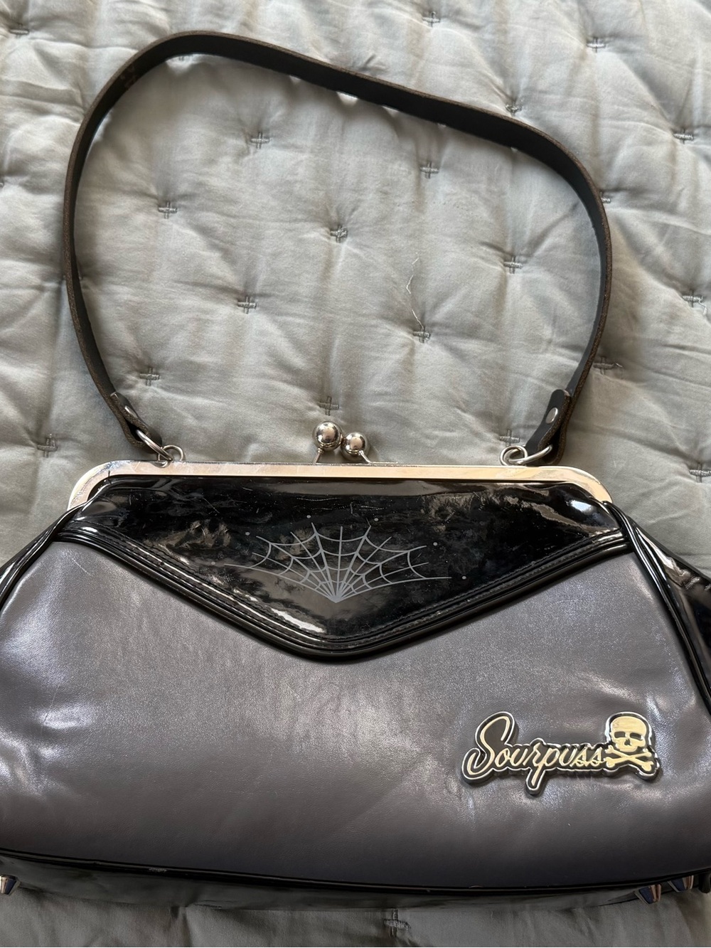 Sourpuss Black and Gray Retro Spiderweb Kiss-Lock Shoulder Bag